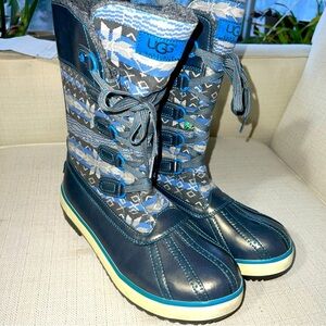 UGG AUSTRALIA Baroness 1001796 Gray Blue Nordic Snowflake Winter Boot Womens 9M